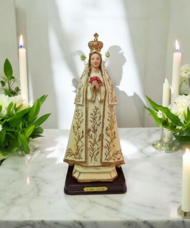 Nuestra Señora de la salud 22cm , virgenes y santos catolicos