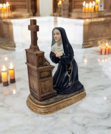 estatua Santa Rita de Casia rezando . Catholic Saints and Virgins, Religious products,