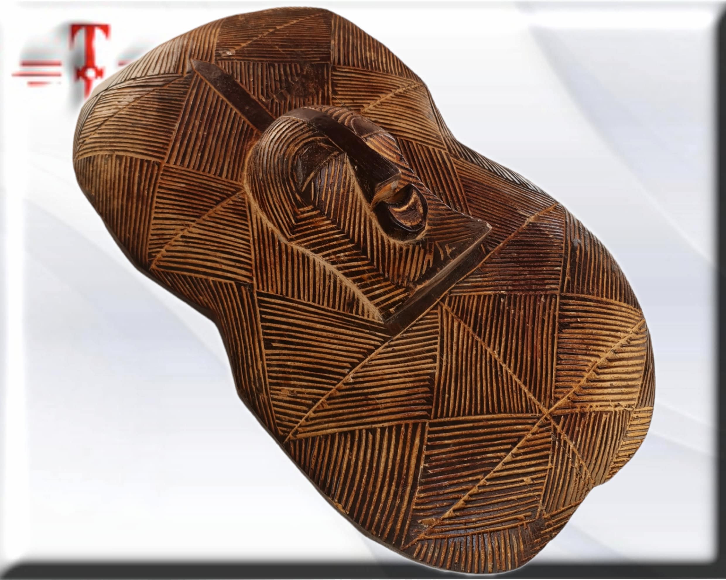 Escudo Máscara Antigua Luba (Congo) – Arte Africano del Siglo XX (45 cm) - Imagen 2