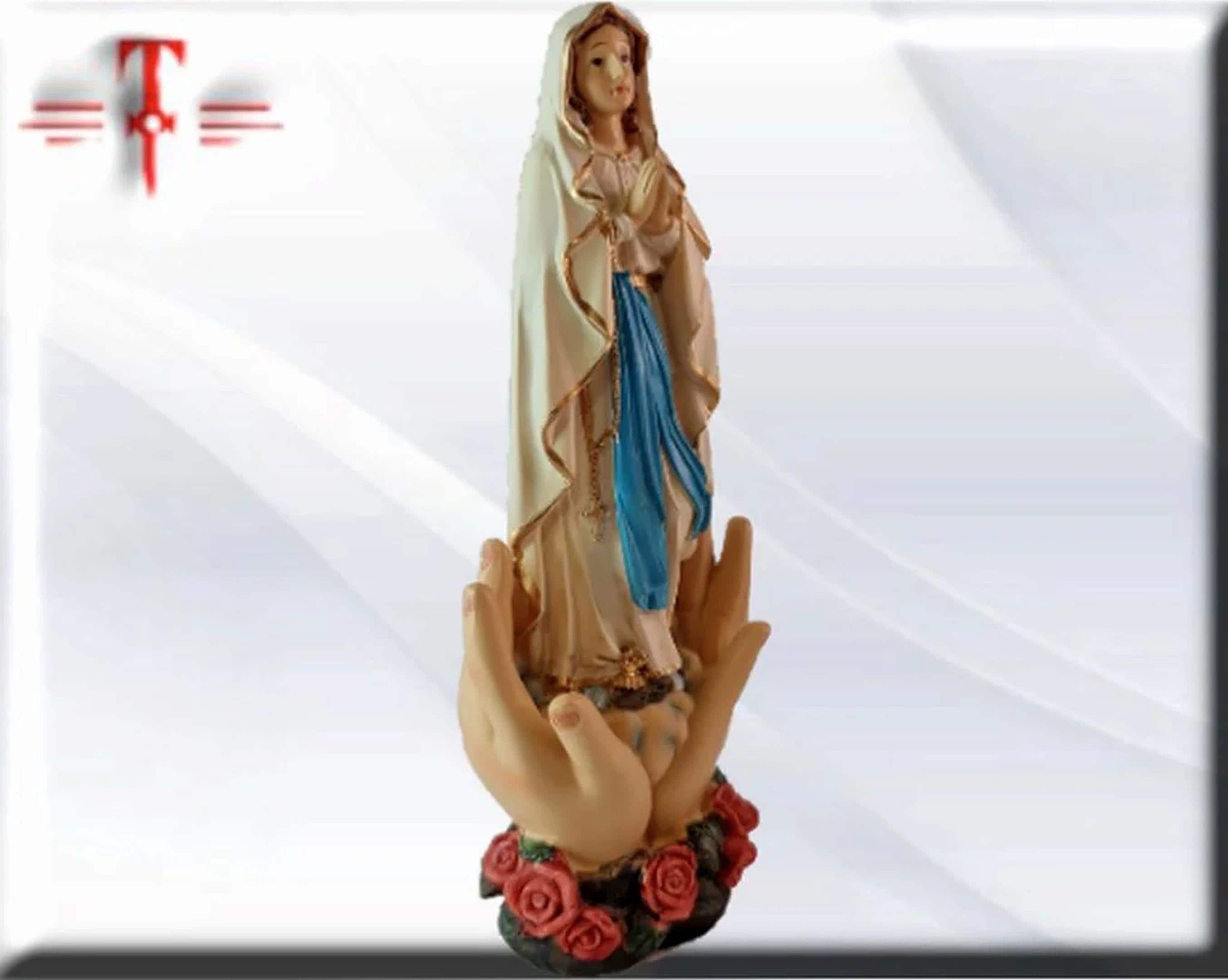 Figura de la Virgen de Lourdes entre Manos en Resina – 19 cm , productos Religiosos - Image 4