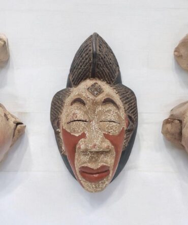 Antigua mascara Punu Gabon arte africano