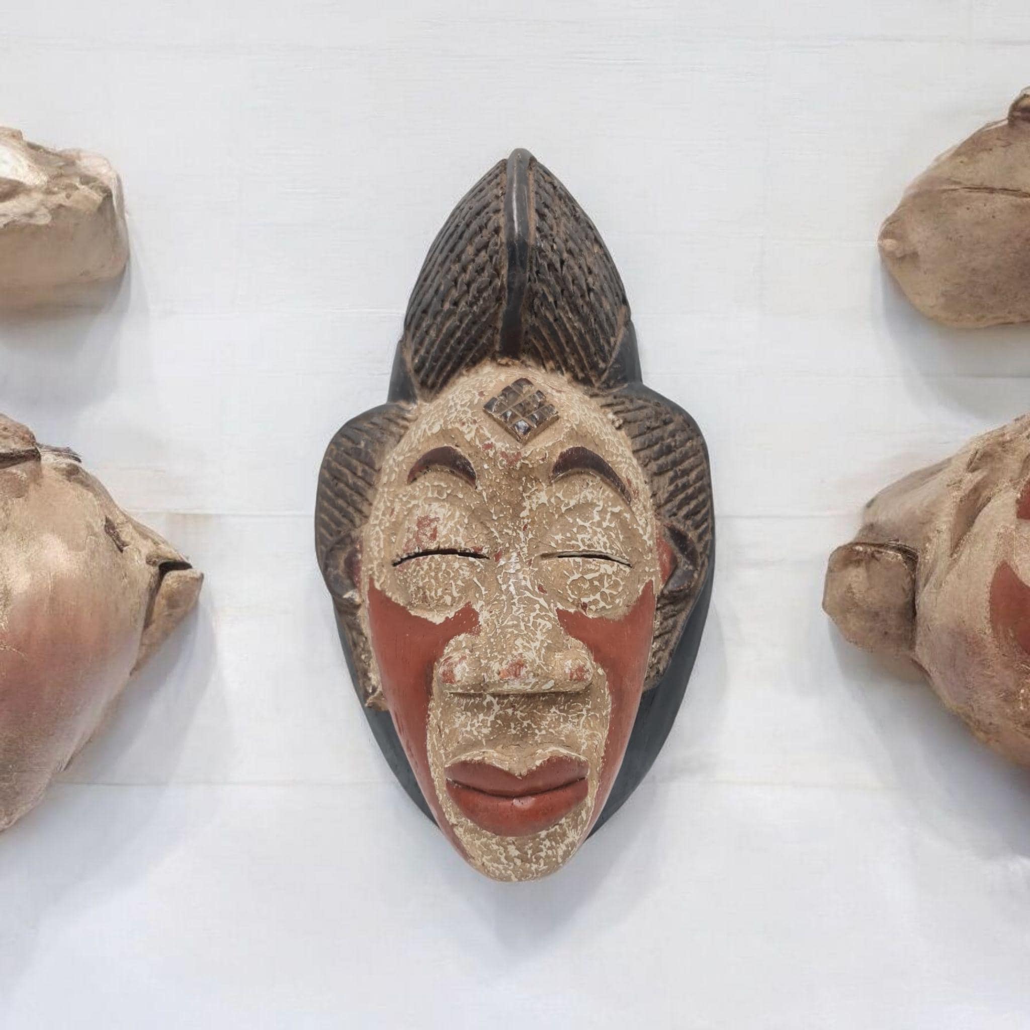 Máscara Antigua Punu (Gabón) – Arte Africano del Siglo XX (32 cm)
