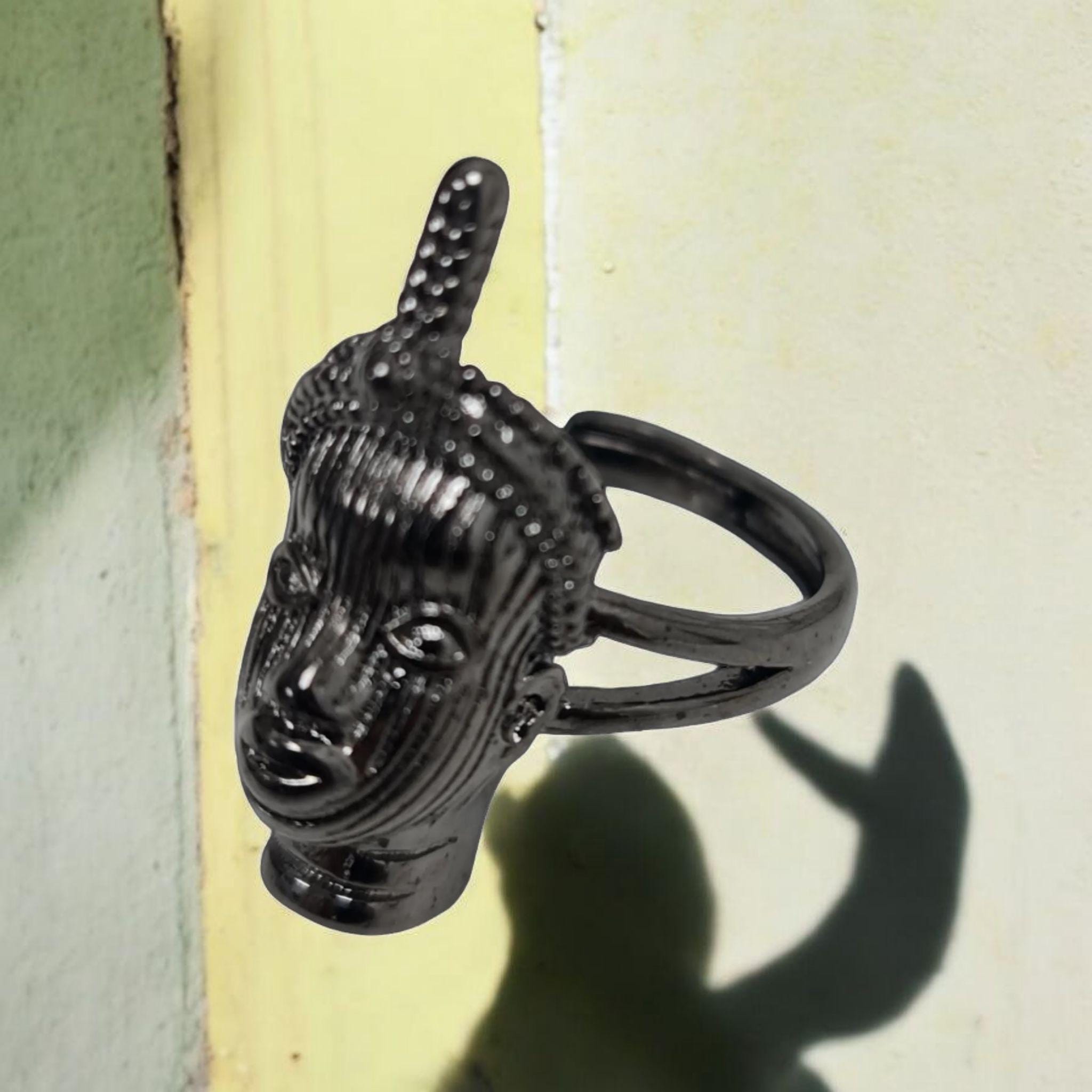 Anillo Ajustable con Busto de Ifá en Acero – Exclusivo de Spotencias