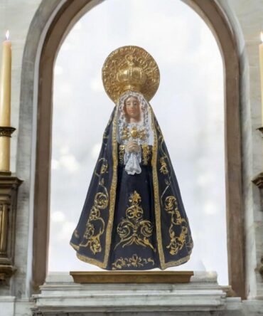 Figura de la Virgen de Los Volcanes (Lanzarote) en Resina Premium – 21 cm , productos Religiosos