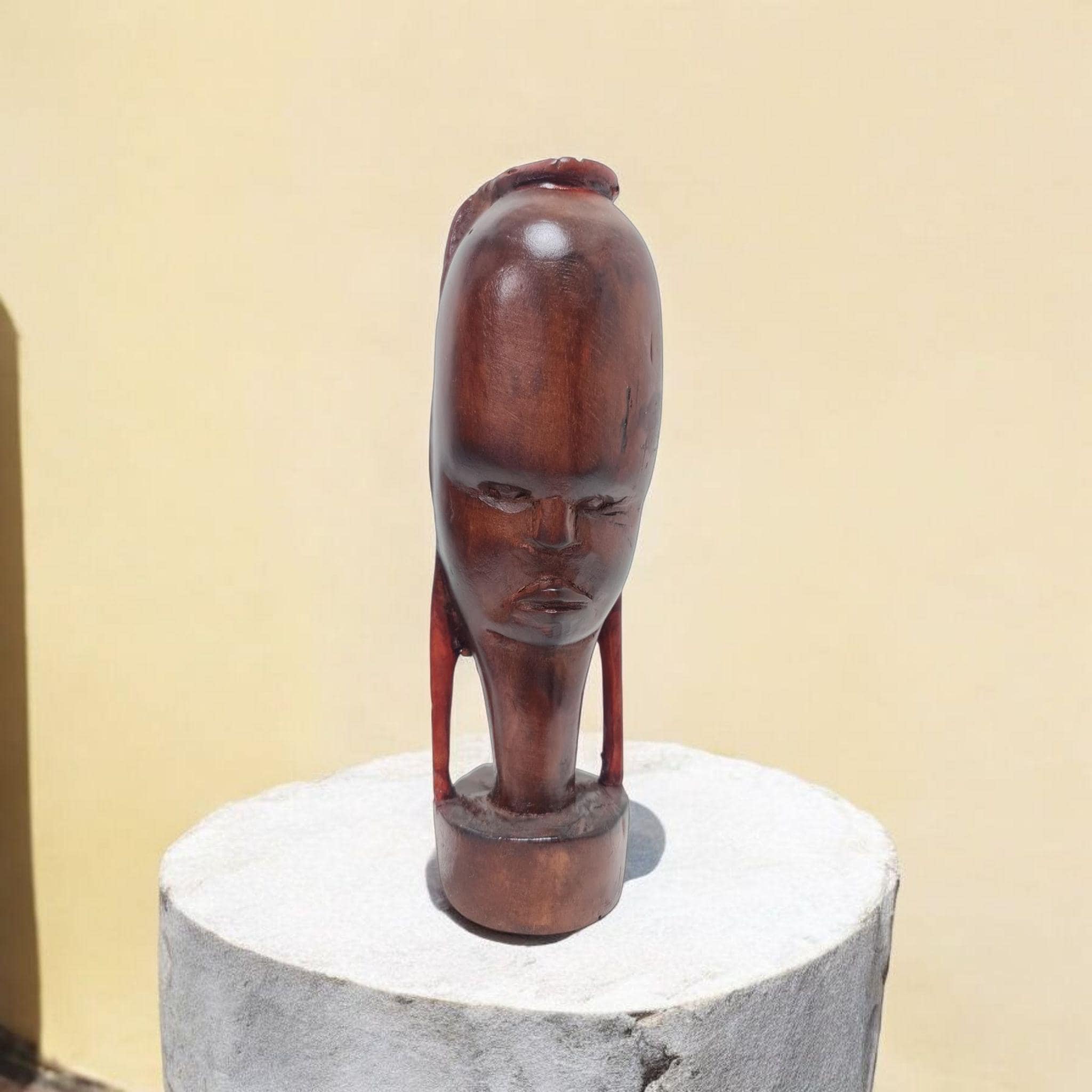 Busto de Guerrera Africana en Madera - Escultura Tribal de Malí (21 cm)