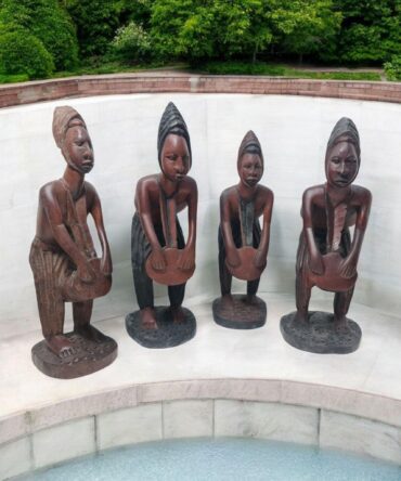 Conjunto de 4 musicos en madera hecho a mano , arte Africano , Galería de arte