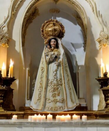 Figura de la Virgen de los Reyes (El Hierro) en Resina Premium – 20 cm , productos Religiosos