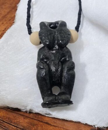 Egguns twins protection amulet Vodun ritualized pendant, secrets of the vodoun Fon, Contact with the egguns