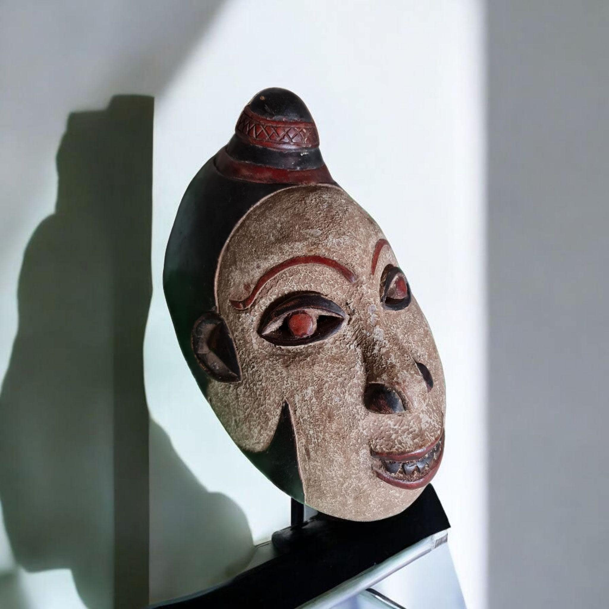 Máscara Antigua Punu (Gabón) – Arte Africano del Siglo XX (36 cm)