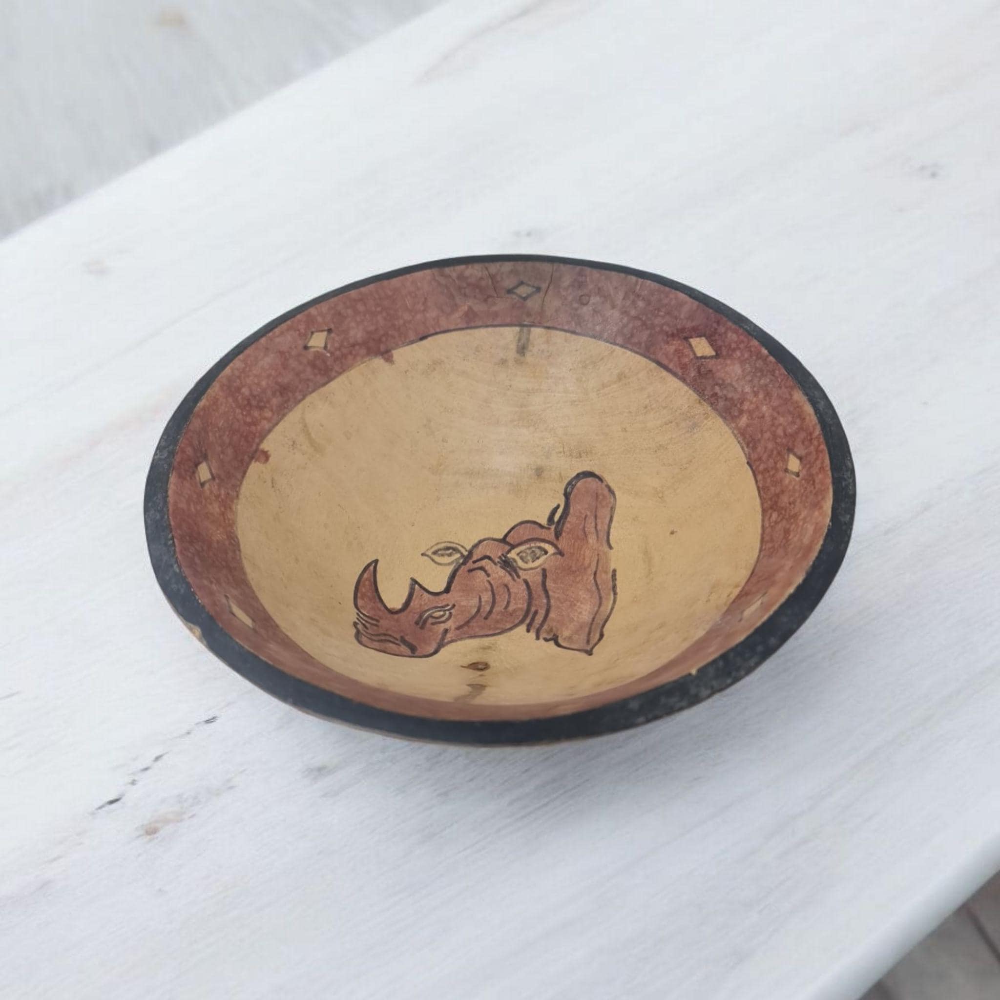 Cuenco de madera con diseño Rinoceronte Arte africano , Galería de Arte , antigüedad , Artesanía africana