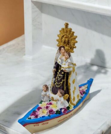 Figura de la Virgen del Carmen Marinera en Barca, Santos y Vírgenes católicos , productos Religiosos