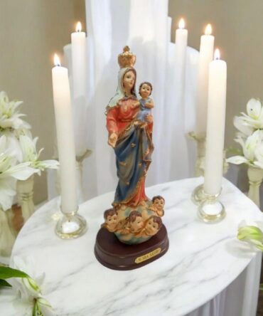 Nuestra Señora de la salud ( Saude ) con niño , virgenes y santos catolicos