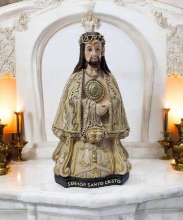 Nuestro señor Santo Cristo , virgenes y santos catolicos