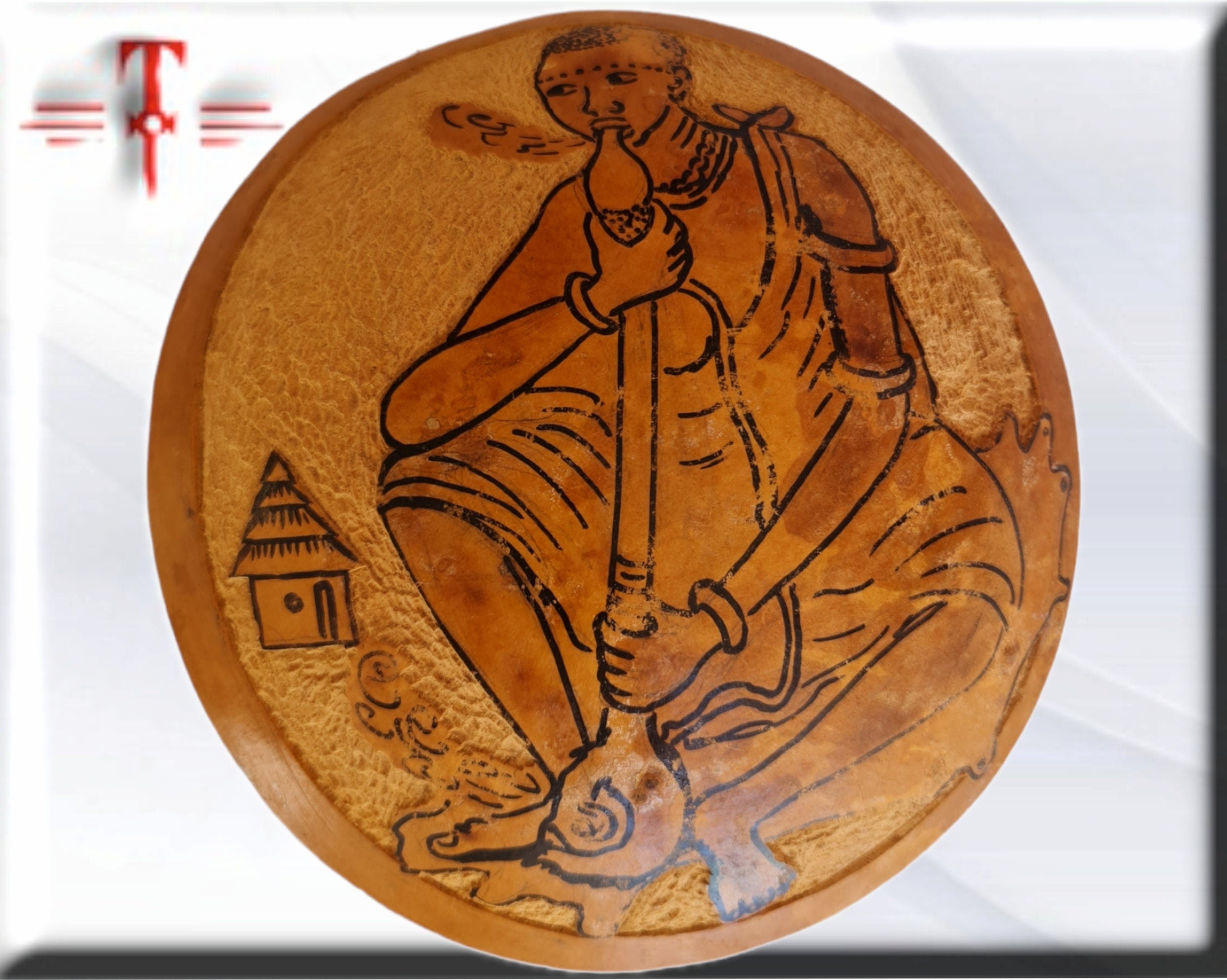 Antigua Calabaza Pintada a Mano (Benín) – Arte Africano y Misticismo de Galería (22 cm) - Imagen 3