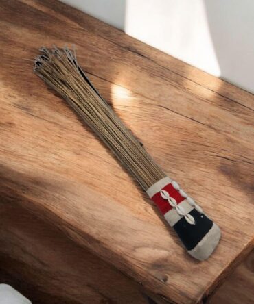 Já, from Vodun Sagbata, to cleanse people through the deity , secrets of African voodoo