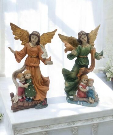 Ángel de la guarda, vírgenes y santos católicos