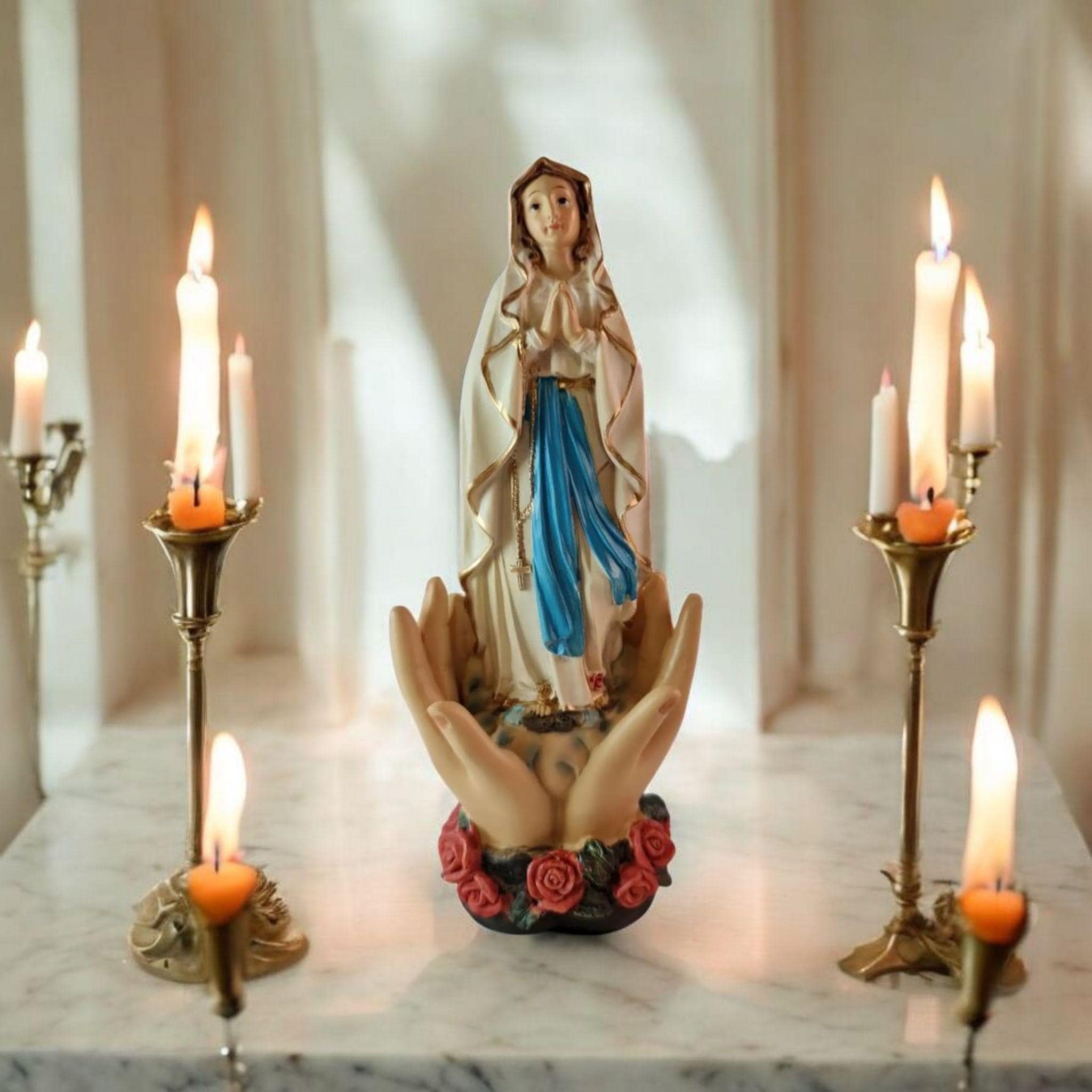 Figura de la Virgen de Lourdes entre Manos en Resina – 19 cm , productos Religiosos