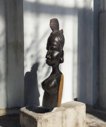 Escultura Busto de Mujer Africana en Ébano (Gabón) – Arte y Antigüedad de Galería (21 cm)