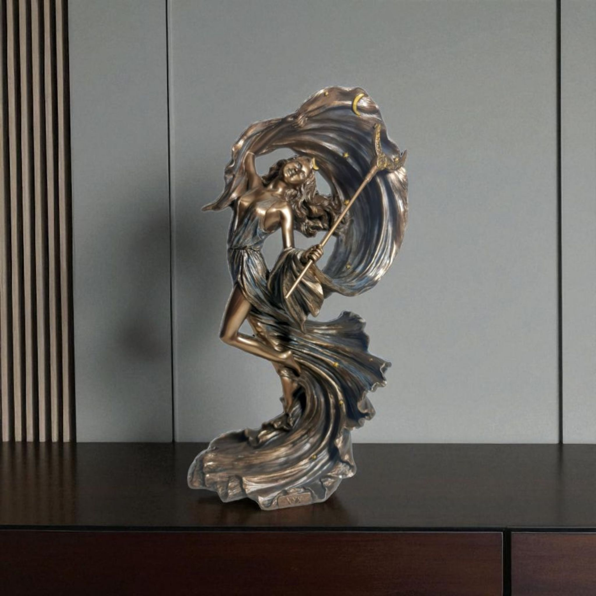 Escultura Nyx