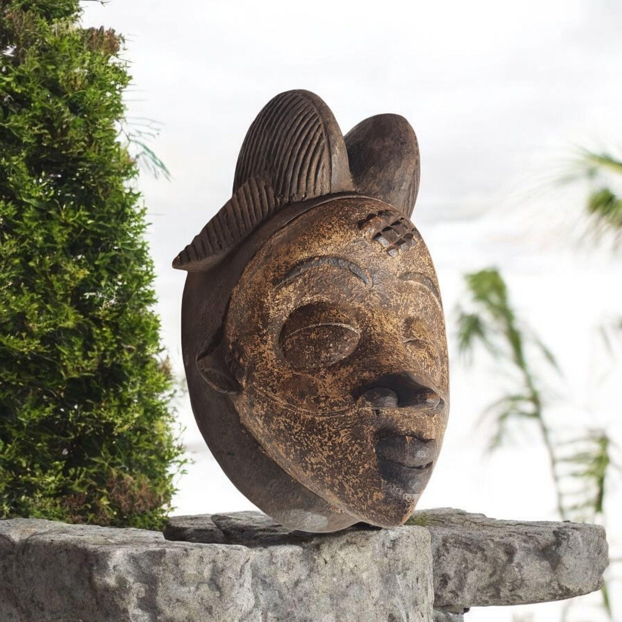 Máscara Antigua Punu (Gabón) – Arte Africano del Siglo XX (33 cm)
