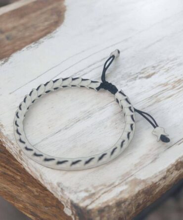 Brazalete autentico hueso serpiente, protección espíritus de la Serpiente Authentic snake bone bracelet, protection spirits of the Serpent