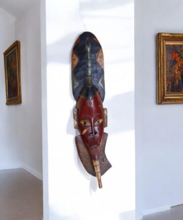 Antigua Máscara Igbo (Nigeria) – Monumental Pieza de Arte Africano de Galería
