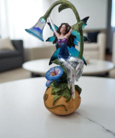 Hada con flor y luz , Mitos y leyendas , fantasía , Folklore