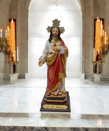 Sagrado corazón de Jesús , virgenes y santos catolicos