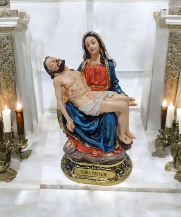 estatua Nuestra Señora de la Piedad  , virgenes y santos catolicos
