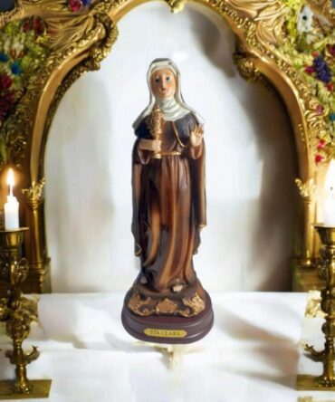 Santa Clara  , Santos y Vírgenes católicos , productos Religiosos