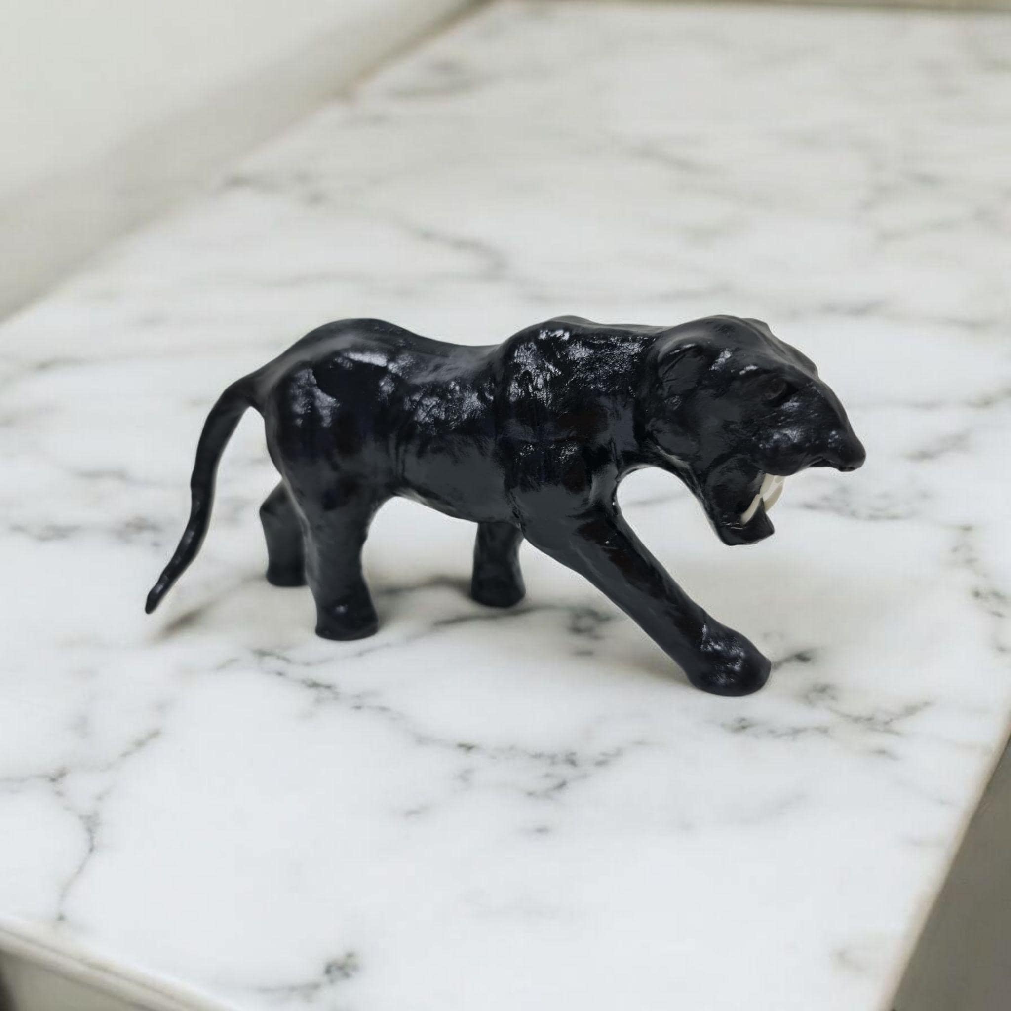 Leopardo de cuero , animal decoracion del hogar - producto artesanal