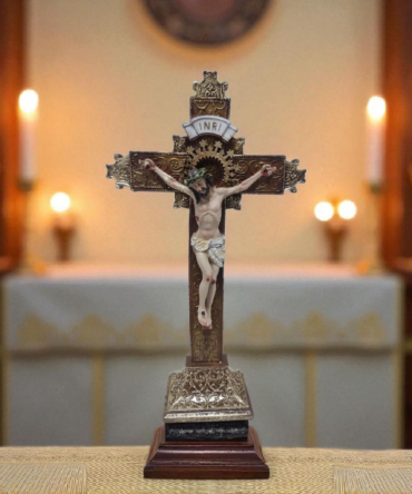 Cruz de Jesus crucificado  . Santos y virgenes catolicos